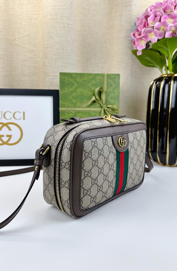 激安グッチバッグコピー背面デザイン